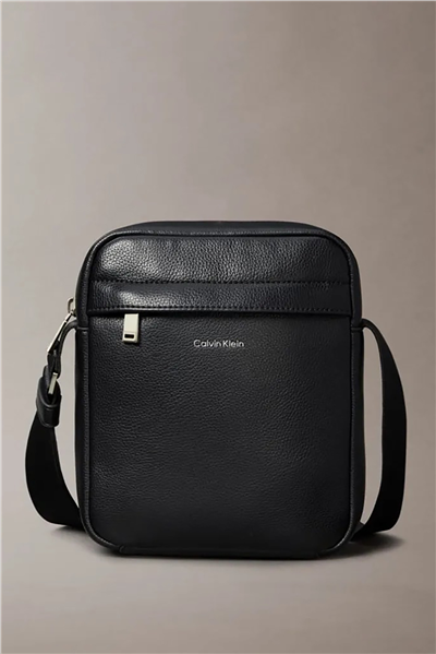 Calvin Klein Raised Erkek Reporter Çanta Siyah
