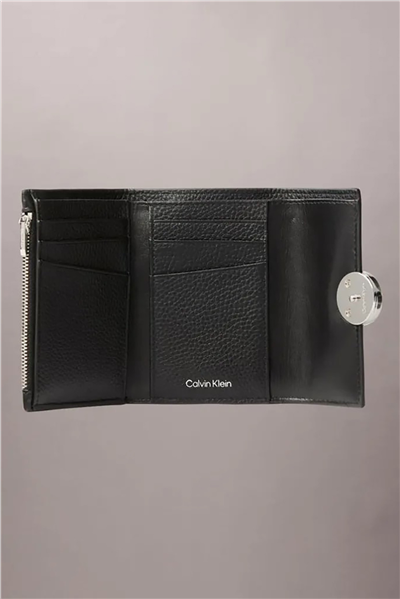 Calvin Klein Round Hw Pebble Trifold Kadın Cüzdan Siyah