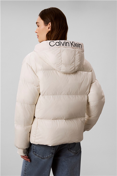 Calvin Klein Shine Mw Logo Hooded Down Puffer Kadın Şişme Mont Beyaz
