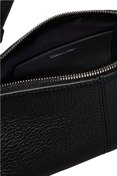 Calvin Klein Slouchy Leather Small Conv Bag Kadın Mini Omuz Çantası Siyah
