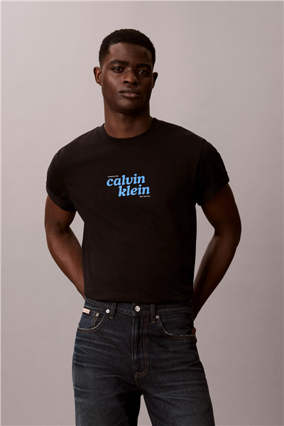 Calvin Klein Ss 20S Calvinklein Trvl Font Gra Erkek Bisiklet Yaka T-Shirt Siyah
