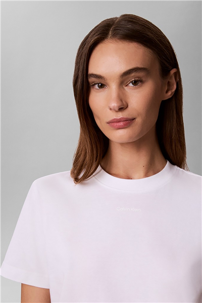 Calvin Klein Ss 20S Classic Seasonal Logo Tee Kadın Bisiklet Yaka T-Shirt Beyaz