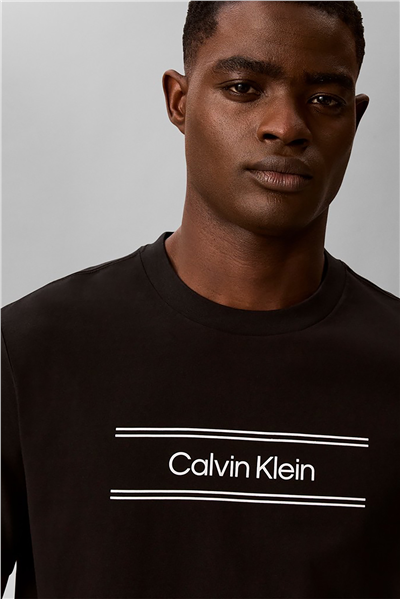 Calvin Klein Ss 20S Eu Spw Stndrd Graphic Tee Erkek Bisiklet Yaka T-Shirt Siyah
