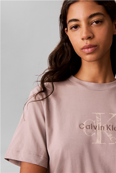 Calvin Klein Ss Boxy Hand Drawn Monologo Tee Kadın Bisiklet Yaka T-Shirt