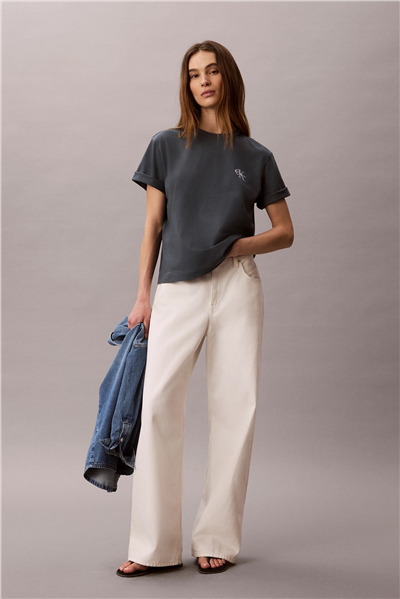 Calvin Klein Ss Boxy Left Chest Monologo Tee Kadın Bisiklet Yaka T-Shirt