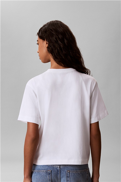 Calvin Klein Ss Boxy Left Chest Monologo Tee Kadın Bisiklet Yaka T-Shirt Beyaz