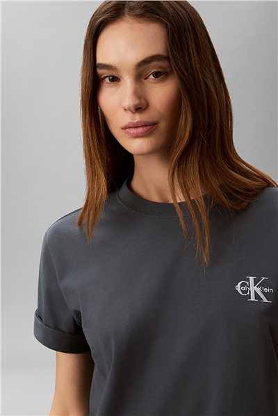 Calvin Klein Ss Boxy Left Chest Monologo Tee Kadın Bisiklet Yaka T-Shirt