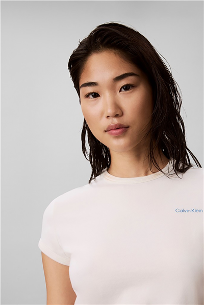 Calvin Klein Ss Slim Fit Feminine Logo Tee Kadın Bisiklet Yaka T-Shirt Beyaz