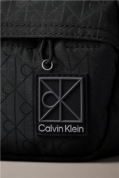 Calvin Klein Utility Emblem Dopp Erkek El Çantası