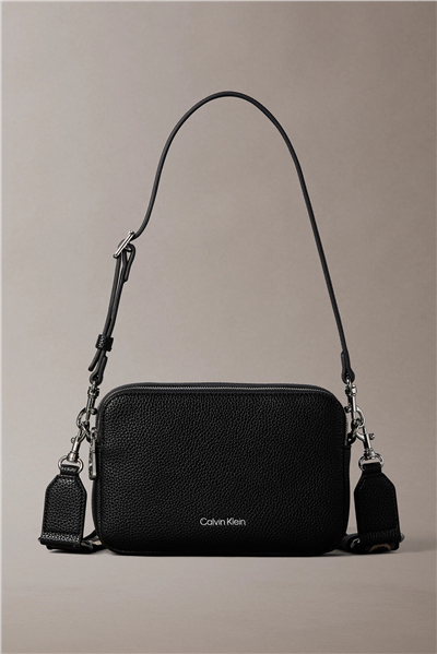 Calvin Klein Webbing 2X Strap Camera Bag Kadın Mini Omuz Çantası Siyah