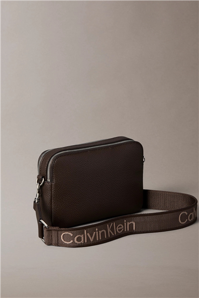 Calvin Klein Webbing 2X Strap Camera Bag Kadın Mini Omuz Çantası Kahverengi