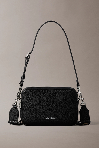 Calvin Klein Webbing 2X Strap Camera Bag Kadın Mini Omuz Çantası Siyah