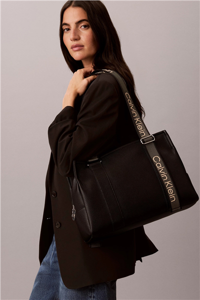 Calvin Klein Webbing Adj Strap Tote Kadın Omuz Çantası Siyah