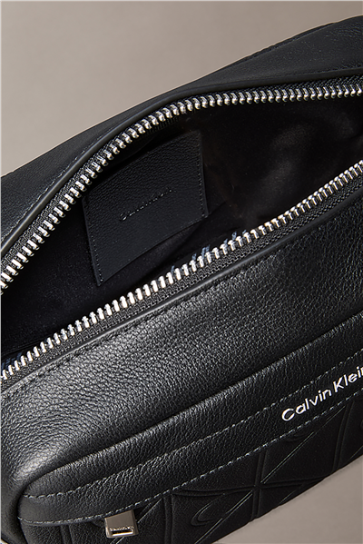 Calvin Klein Xl Emblem Aop Embo﻿S Erkek El Çantası