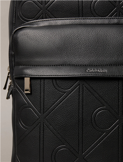 Calvin Klein Xl Emblem Aop Emboss Round Backp Erkek Sırt Çantası Siyah