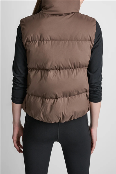DKNY Kadın Printed Mock Neck Vest Şişme Yelek Kahverengi