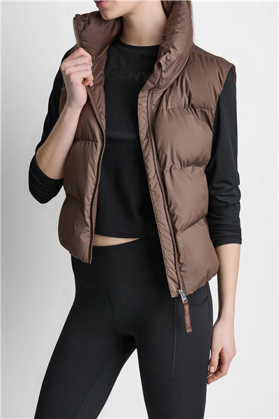 DKNY Kadın Printed Mock Neck Vest Şişme Yelek Kahverengi