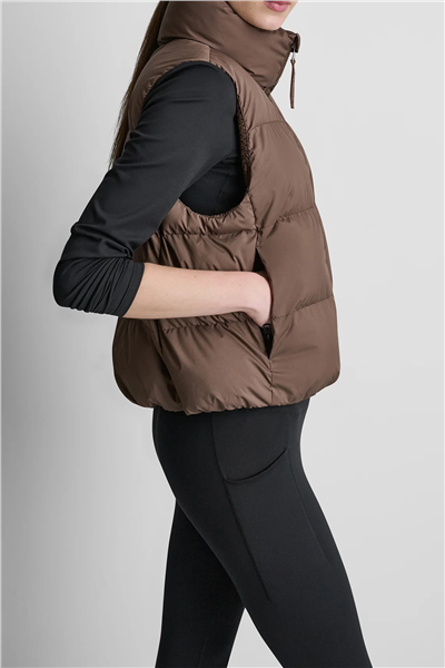 DKNY Kadın Printed Mock Neck Vest Şişme Yelek Kahverengi