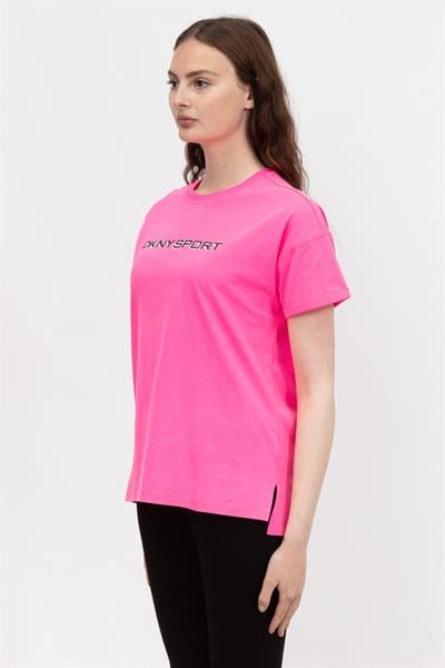 DKNY Layered Shadow Logo Kadın Bisiklet Yaka TShirt Pembe