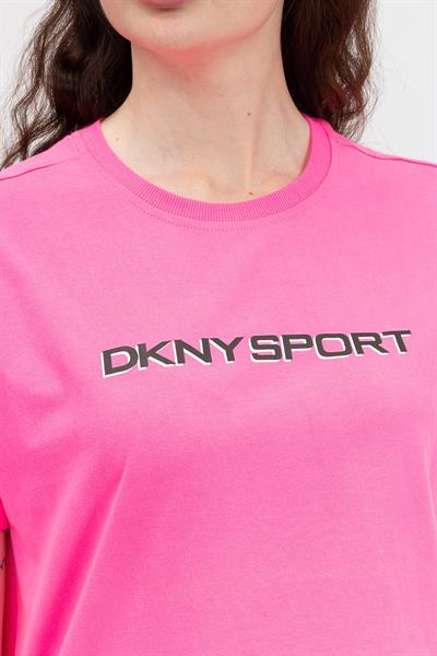 DKNY Layered Shadow Logo Kadın Bisiklet Yaka TShirt Pembe