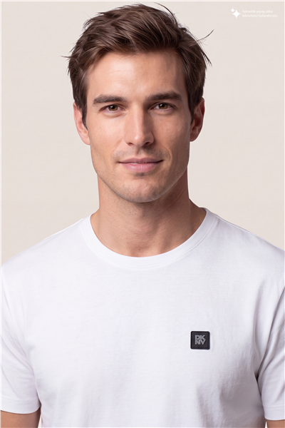 DKNY Metal Logo Tee Erkek Bisiklet Yaka T-Shirt Beyaz