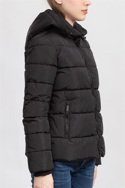 Emporio Armani Kadın Mont