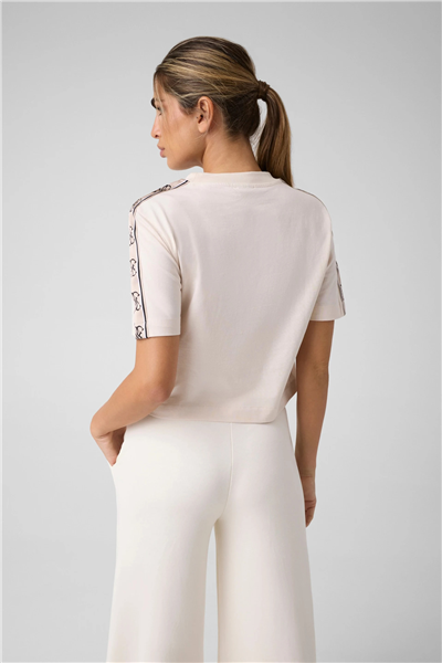 Guess Britney Kadın Aktif Boxy Fit Bisiklet Yaka T-Shirt Krem