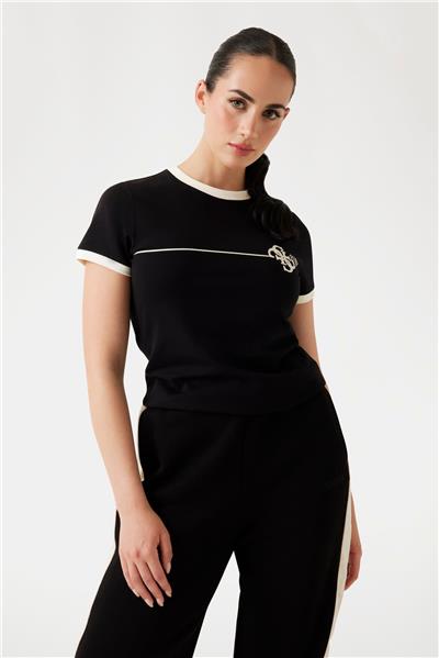 Guess Carmen Kadın Aktif Slim Fit T-Shirt Siyah