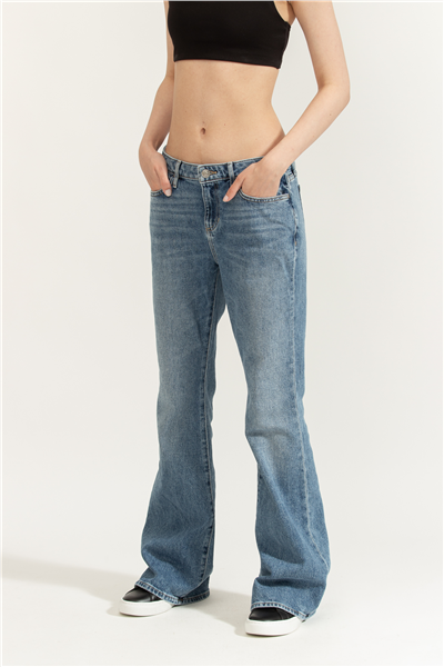 Guess Carter Kadın Flare Fit Jean 5 Cepli Pantolon