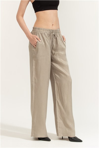 Guess Dalia Kadın Relaxed Fit Pantolon
