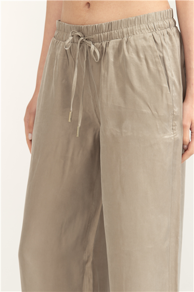 Guess Dalia Kadın Relaxed Fit Pantolon