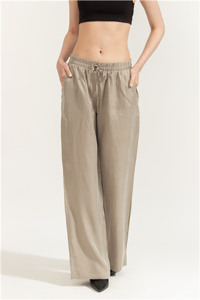 Guess Dalia Kadın Relaxed Fit Pantolon