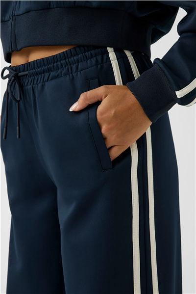 Guess Hoshi Kadın Aktif Regular Fit Scuba Eşofman Altı Lacivert