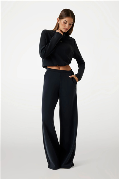 Guess Olympe Kadın Aktif Scuba Bisiklet Yaka Sweatshirt Siyah