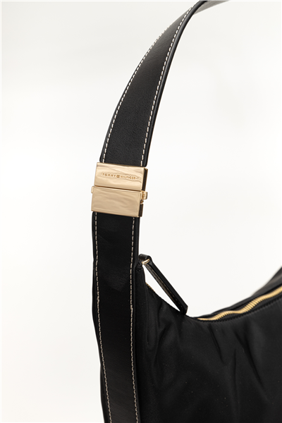 Tommy Hilfiger TH Go Large Hobo Nylon Kadın Omuz Çantası