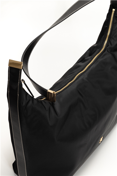Tommy Hilfiger TH Go Large Hobo Nylon Kadın Omuz Çantası