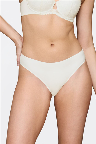 Triumph Kadın Body Make-Up Illusion Lace Highleg Tai Külot Beyaz