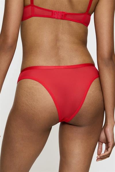 Triumph Delightful Spotlight Brazilian Külot