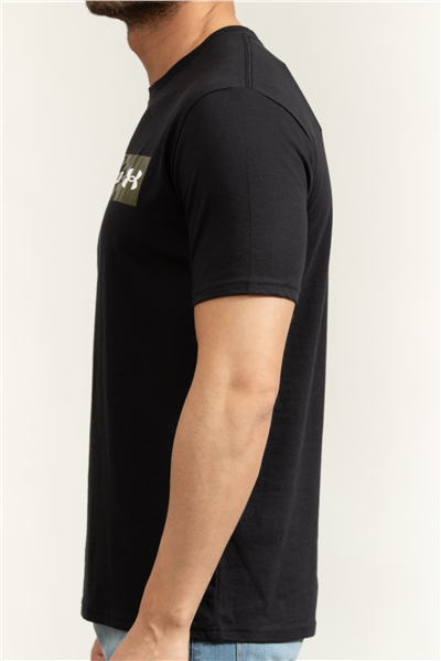 Under Armour UA Camo Chest Stripe SS Erkek Bisiklet Yaka T-Shirt