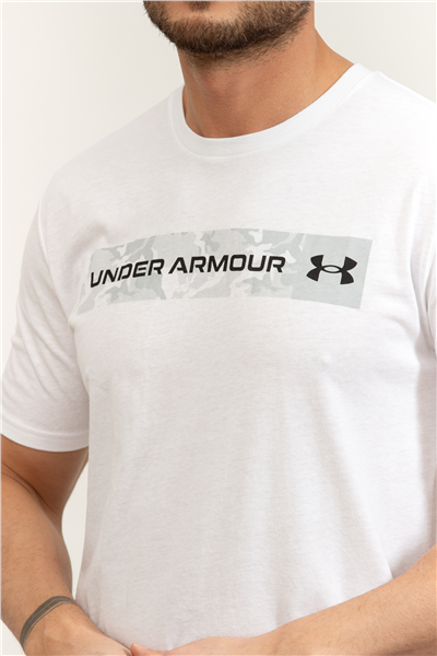 Under Armour UA Camo Chest Stripe SS Erkek Bisiklet Yaka T-Shirt