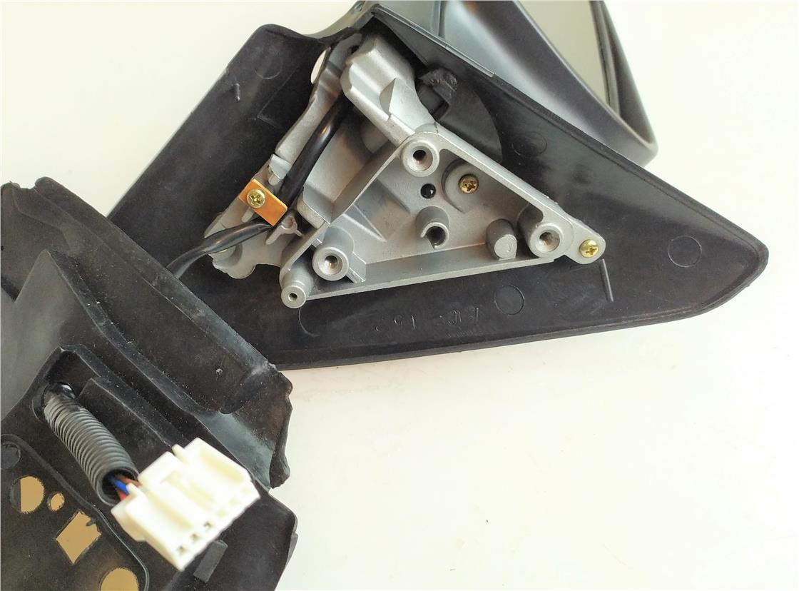 AYNA MAZDA 323 FAMİLİA 1995-1997 ELK 4 KAPI SAĞ -  - OEM BD7J69120A