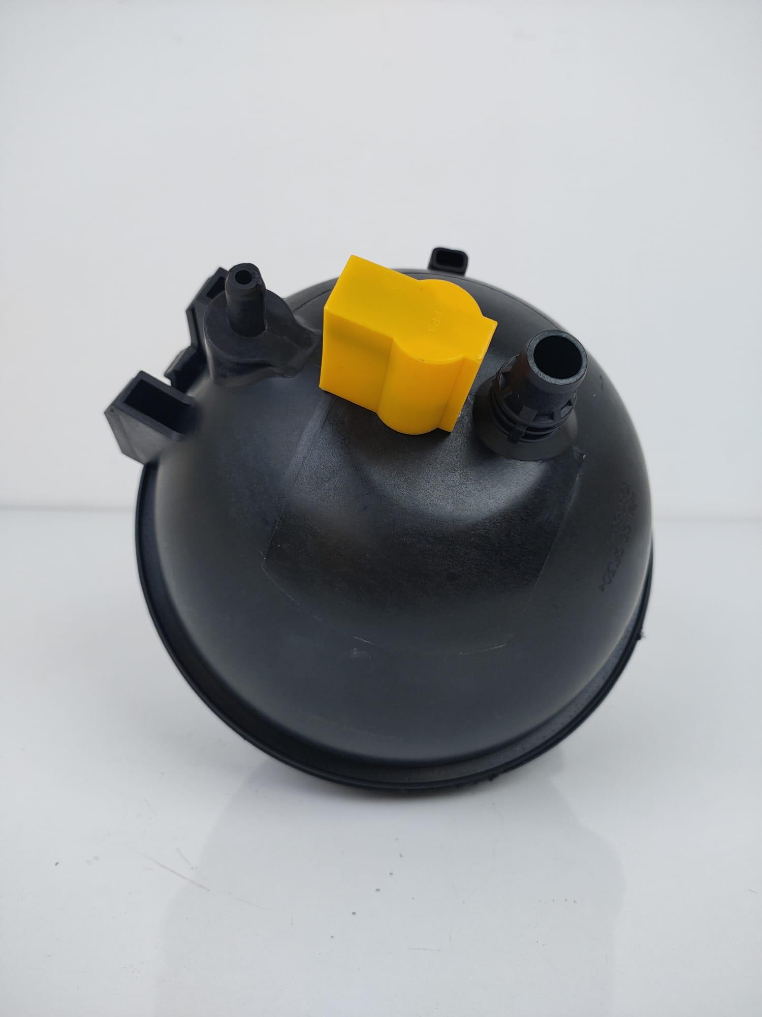 BMW RADYATOR SU BIDONU F25-F26 KAPAKLI - BMW - OEM 17138616418...