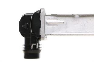 BMW RADYATÖR E39-E38 M54-M52 E39 M5 - BMW - OEM 17111436060