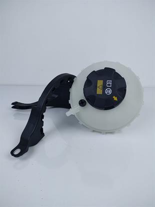 BMW RADYATOR SU BIDONU F10 N20 KAPAKLI - BMW - OEM 17138614293...