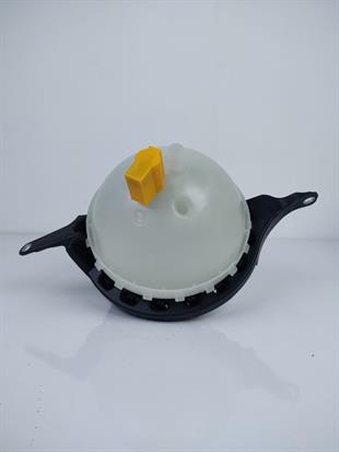 BMW RADYATOR SU BIDONU F10 N20 KAPAKSIZ - BMW - OEM 17138614293....