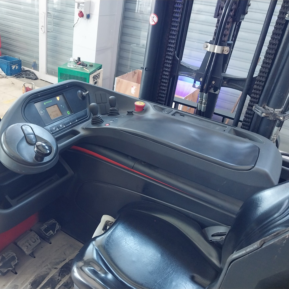 LINDE R16B-1120  Reach Truck (F1.4918)