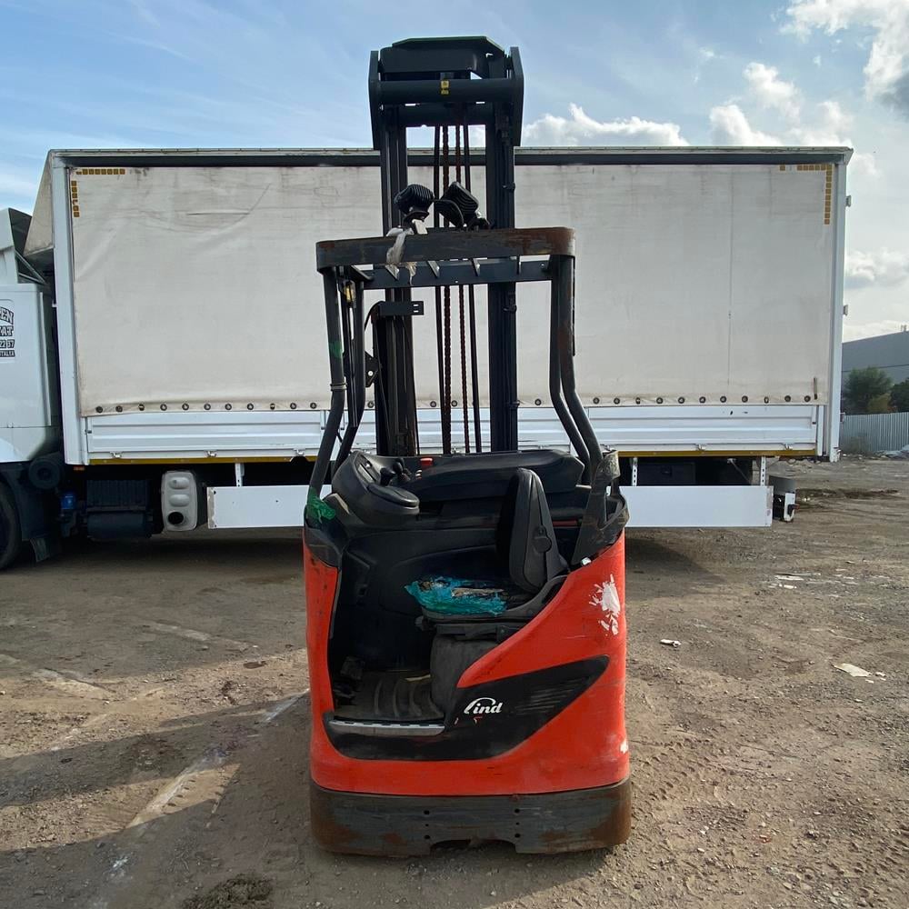 LINDE R16N-1120  Reach Truck (F1.6402)