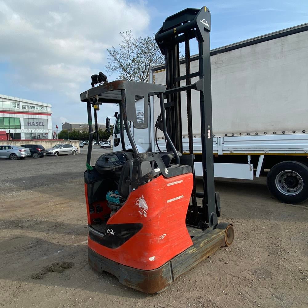 LINDE R16N-1120  Reach Truck (F1.6402)