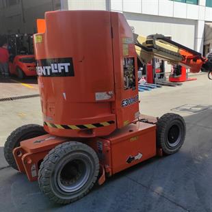 JLG E300AJP  Eklemli Platform Manlift (J1.4526)