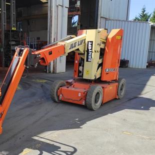 JLG E300AJP  Eklemli Platform Manlift (J1.4526)